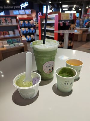 For this I paid only 9 euros!! at VIE - The Lala / Veganista - T1-C in Vienna