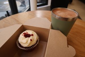 Hot Chocolate and Cupcake at Knoops - Covent Garden in London