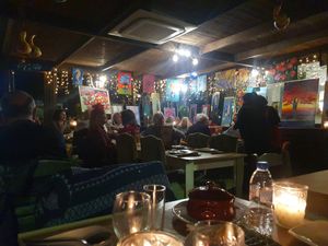 In echt noch viel gemütlicher als auf diesem Bild :) at Art & Taste in Rhodes