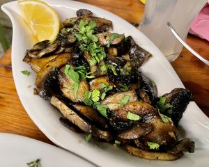 Sautéed garlic mushrooms    at Art & Taste in Rhodes