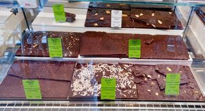 vegane schokoladen at Zurheide feine Kost Pâtisserie in Dusseldorf