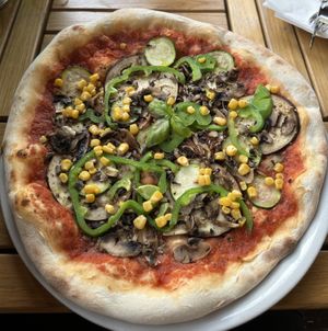 Pizza vegetariana without cheese  at Bistro Vučnica in Plitvicka Jezera