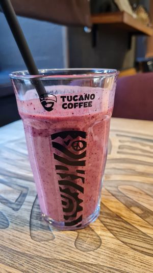 Berry smoothie with oat milk at Tucano Coffee Costa Rica in Chisinau
