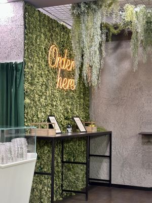 Order station  at Poke Gardæn in Peschiera Del Garda