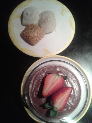Vegan desserts:  mochi and chocolate mousse at Moshimo in Brighton