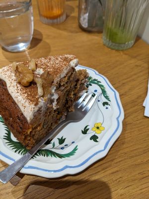 Carrot cake at Ground to Grow in Paris