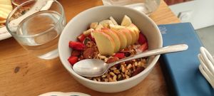 Brunch : Granola at Ground to Grow in Paris