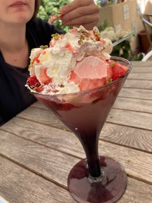 Fragolosa vegana   at Eiscafé Girasole in Bochum