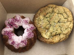Vanilla, olive and cashew cake with rose petals and Matcha cookie with white chocolate   at Nata The Cook in Mallorca