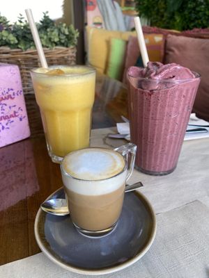 Great coffee, juice and smoothie  at Retró Gusto in Ibiza