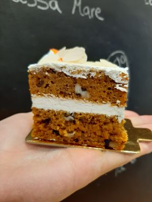 Carrot cake vegana at ORIGEN El Raval in Mogente