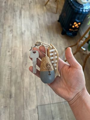 Key to room  at Au 46 en Bretagne in Benodet