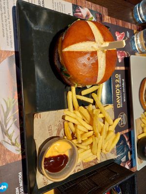  at David's Burgers in Maribor