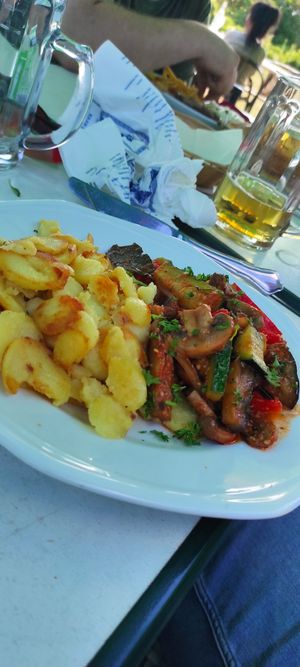 Mit Bratkartoffeln at Cafe Restaurant Michaelsberg in Bruchsal