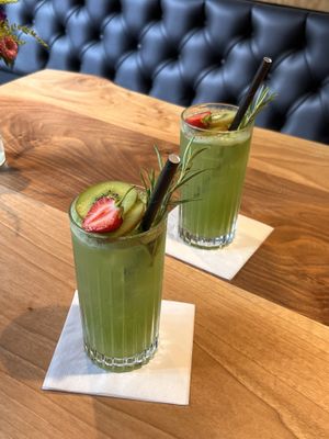 Kiwi crusher   at Mido Sakura Vegan in Berlin