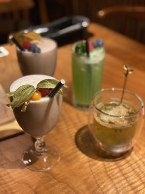 Kokos-Lychee-Lassie / Genmaicha Tee  at Mido Sakura Vegan in Berlin