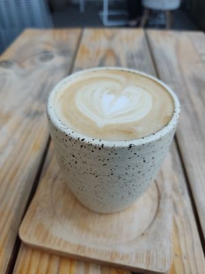 Latte art vegano at La Pastora Coffeehouse in Santiago