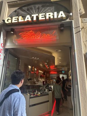 entrance  at Perche No in Florence