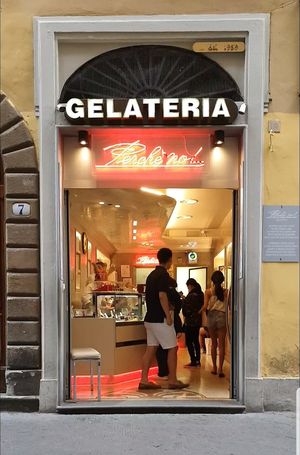 Street view at Perche No in Florence