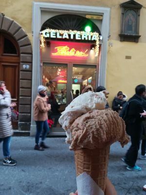 Entrance at Perche No in Florence
