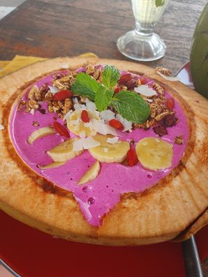Smoothie bowl made vegan with request at LeMo Beach Café in Denpasar