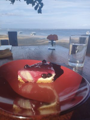 Blueberry Cheesecake at LeMo Beach Café in Denpasar