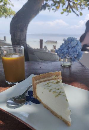 Delish Keylime pie & Jamu at LeMo Beach Café in Denpasar