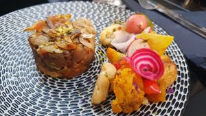 Vegan main course at V&G in Avignon