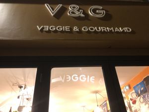 We were lucky to find this place still serving dinner at 21:45 last night.  at V&G in Avignon