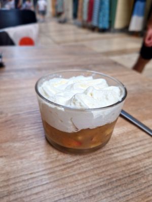 Apple dessert at V&G in Avignon