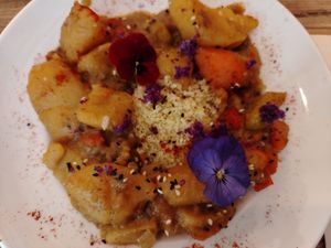 Tajine di verdure con cous cous at V&G in Avignon