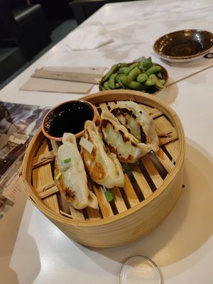 Gyozas y edamame at UDON in Gran Canaria