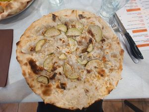 Scoiattolo at Arribabà in Sarzana