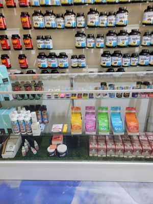 Several supplements at Nutrition Elite in Naples