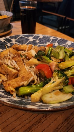 Nudel Bowl mit Tofu und Sojasprossen at NASHI in Fuessen
