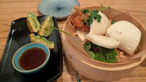 Gyozas ans Baobuns (3 different) at NASHI in Fuessen