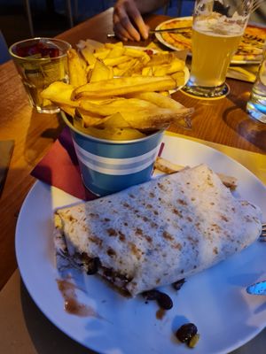Mexican burrito (veganized) with chips at Il Nuovo Circolo Mariano in Mariano Comense