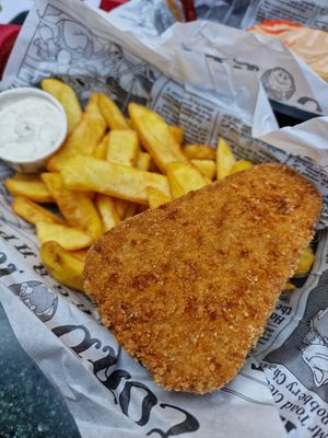 Vegan fish and chips at Disneyland - Toad Hall Restaurant in Chessy