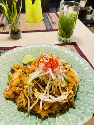 Vegan Paid Thai and green tea lemonade  at Pinto Thai in Darmstadt