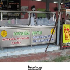 buffet cart at Kitchen Jay in Pattaya