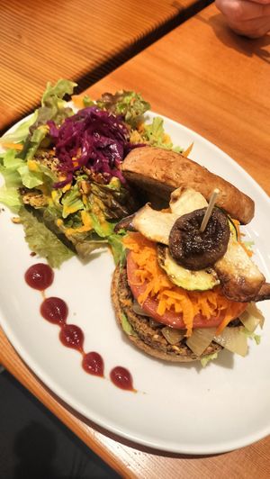 Burger at Alishan Park アリサンパーク in Tokyo