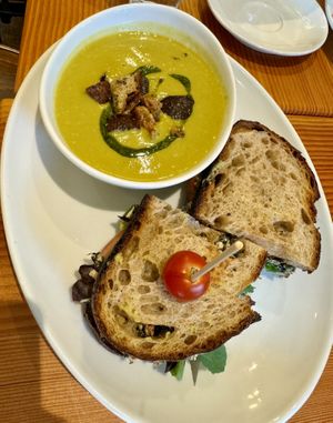   at Alishan Park アリサンパーク in Tokyo