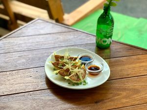 Jumbo Gyoza at Alishan Park アリサンパーク in Tokyo