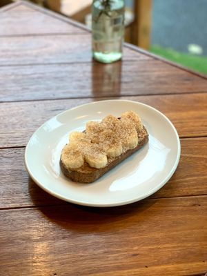 Peanut Butter Toast at Alishan Park アリサンパーク in Tokyo