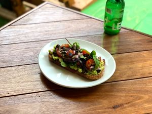 Avocado Toast at Alishan Park アリサンパーク in Tokyo
