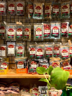 Organic snacks, coffee, teas, and eco-friendly gifts. at Alishan Park アリサンパーク in Tokyo