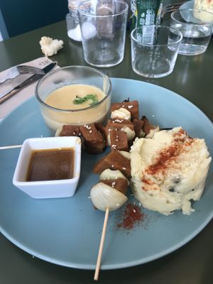 Brochetas de sei tan marinado y  sopa de maíz  at Le Jardin in Biarritz