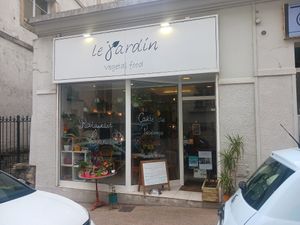  at Le Jardin in Biarritz