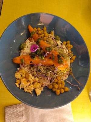  at Le Jardin in Biarritz