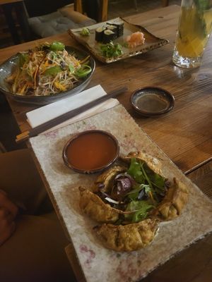 Gyozas, Papaya Salat, Avocado Maki at Cowei in Berlin